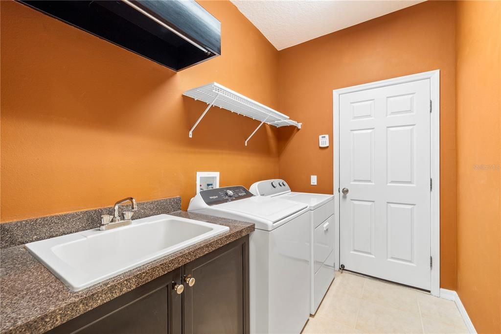 Active With Contract: $925,000 (5 beds, 3 baths, 3073 Square Feet)