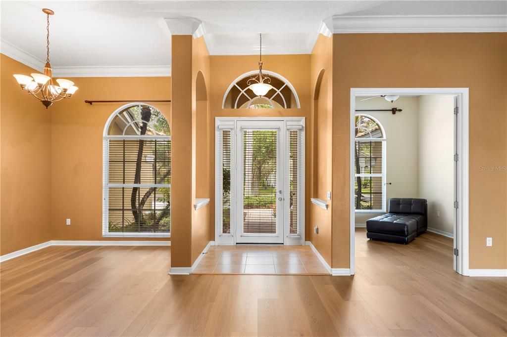 Active With Contract: $925,000 (5 beds, 3 baths, 3073 Square Feet)