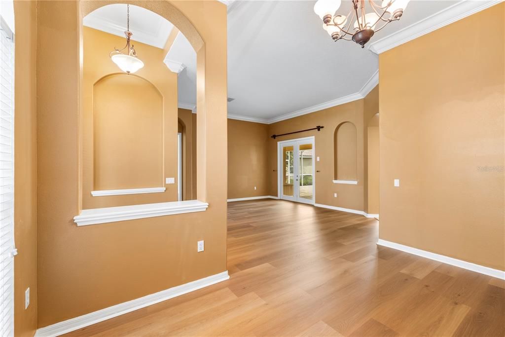 Active With Contract: $925,000 (5 beds, 3 baths, 3073 Square Feet)