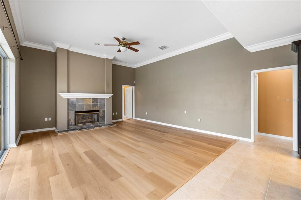 Active With Contract: $925,000 (5 beds, 3 baths, 3073 Square Feet)