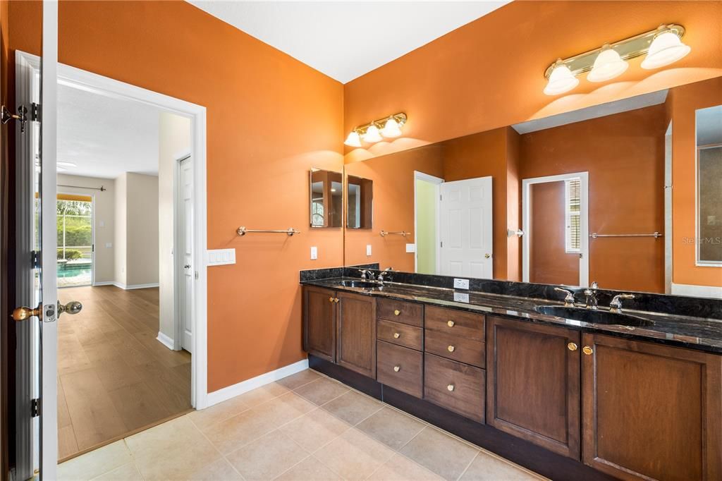 Active With Contract: $925,000 (5 beds, 3 baths, 3073 Square Feet)