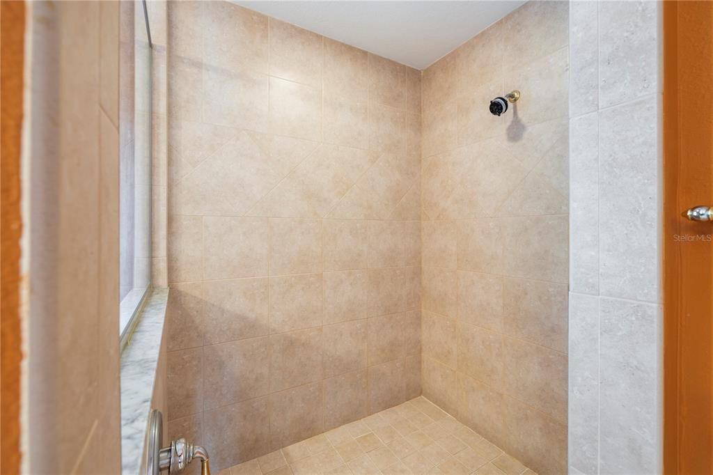 Active With Contract: $925,000 (5 beds, 3 baths, 3073 Square Feet)