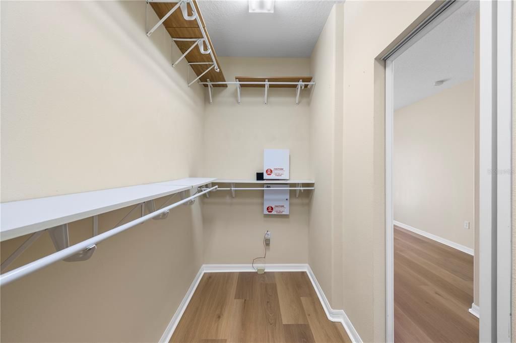 Active With Contract: $925,000 (5 beds, 3 baths, 3073 Square Feet)