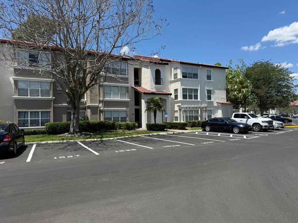 Active With Contract: $1,250 (1 beds, 1 baths, 711 Square Feet)