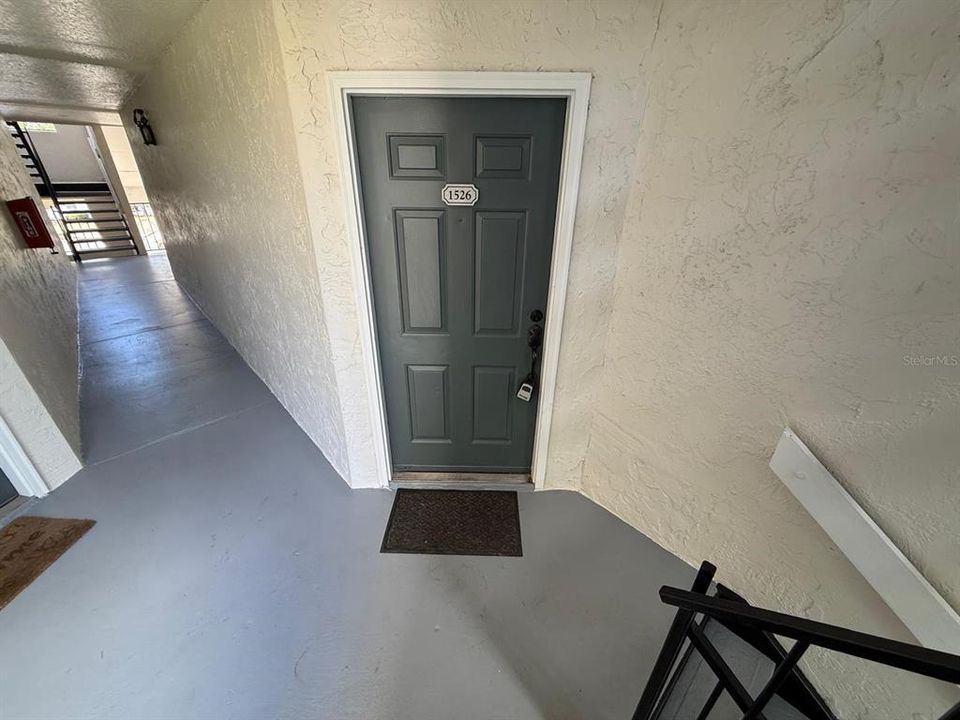 Active With Contract: $1,250 (1 beds, 1 baths, 711 Square Feet)