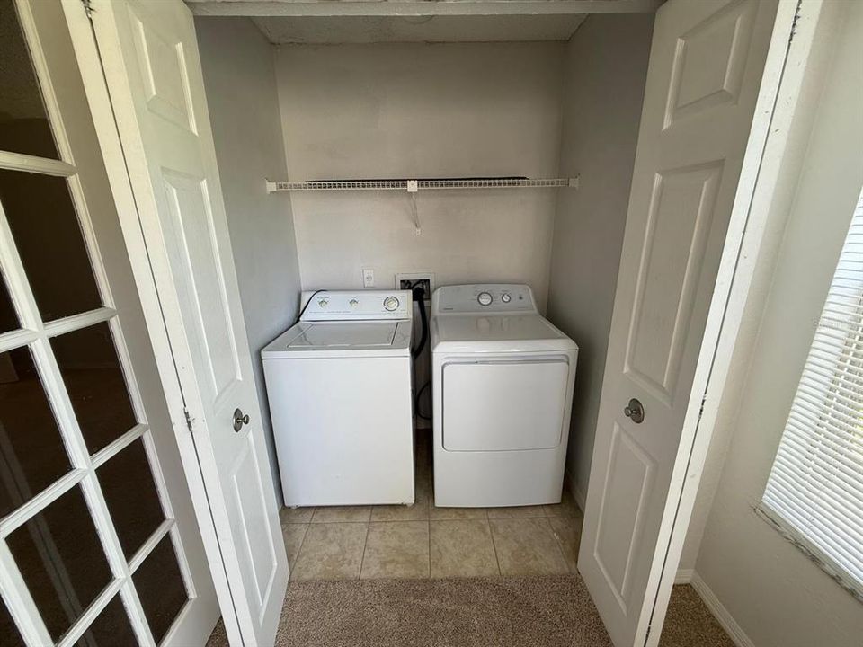 Active With Contract: $1,250 (1 beds, 1 baths, 711 Square Feet)