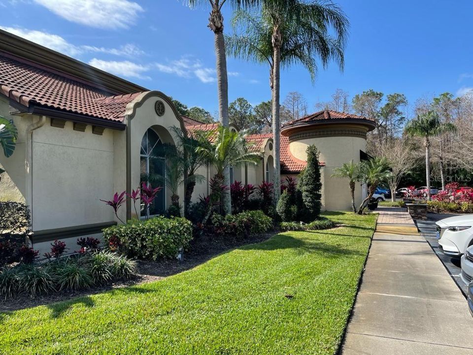 Active With Contract: $1,250 (1 beds, 1 baths, 711 Square Feet)