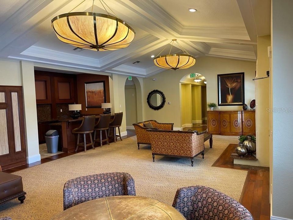Active With Contract: $1,250 (1 beds, 1 baths, 711 Square Feet)