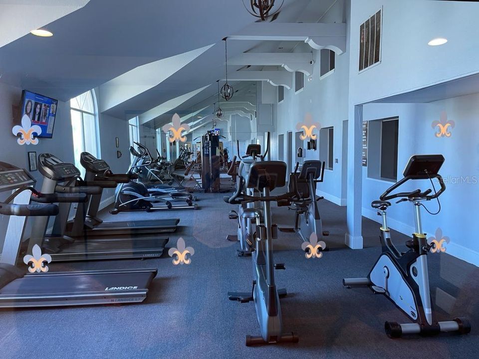 Active With Contract: $1,250 (1 beds, 1 baths, 711 Square Feet)