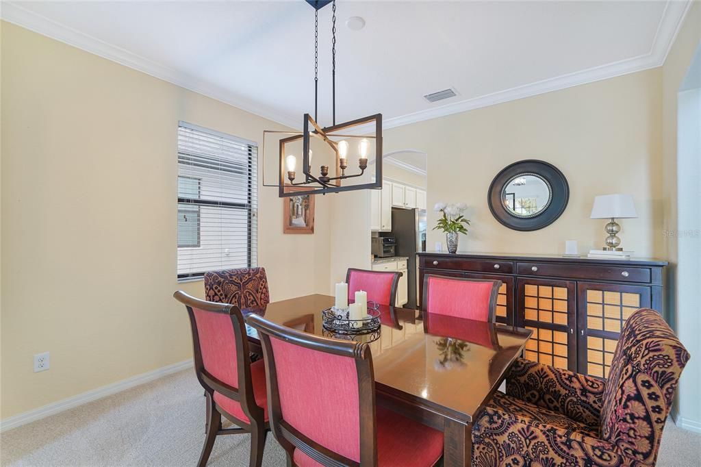 Activo con contrato: $659,900 (5 camas, 3 baños, 3257 Pies cuadrados)
