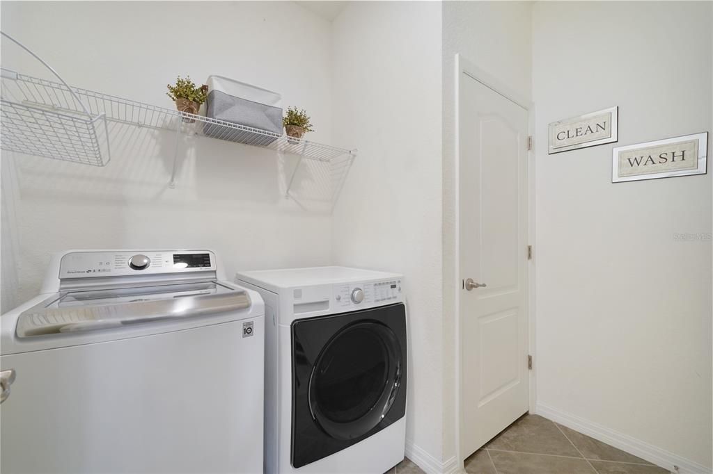 Activo con contrato: $659,900 (5 camas, 3 baños, 3257 Pies cuadrados)
