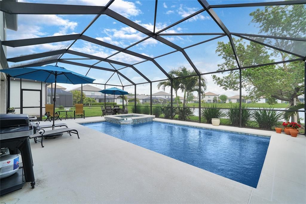 Activo con contrato: $659,900 (5 camas, 3 baños, 3257 Pies cuadrados)