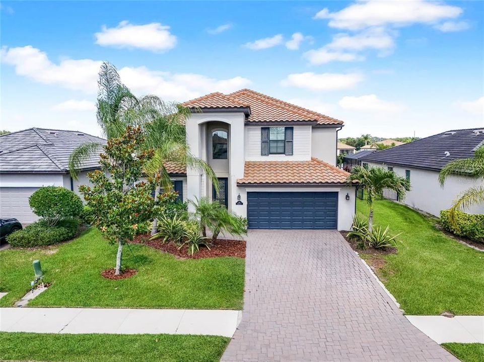 Activo con contrato: $659,900 (5 camas, 3 baños, 3257 Pies cuadrados)