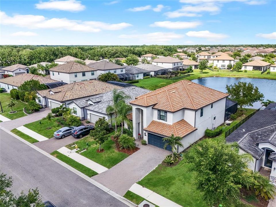 Activo con contrato: $659,900 (5 camas, 3 baños, 3257 Pies cuadrados)