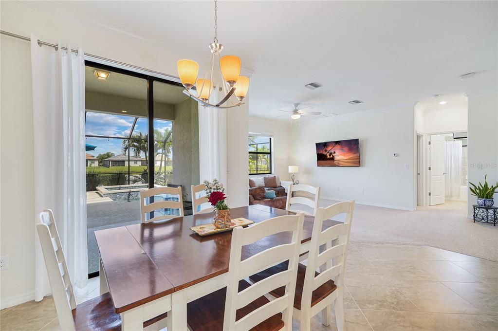 Activo con contrato: $659,900 (5 camas, 3 baños, 3257 Pies cuadrados)