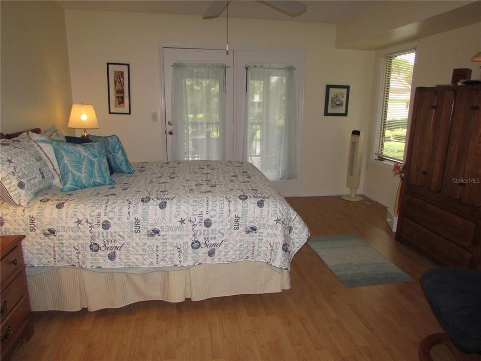 Active With Contract: $2,000 (2 beds, 2 baths, 1201 Square Feet)