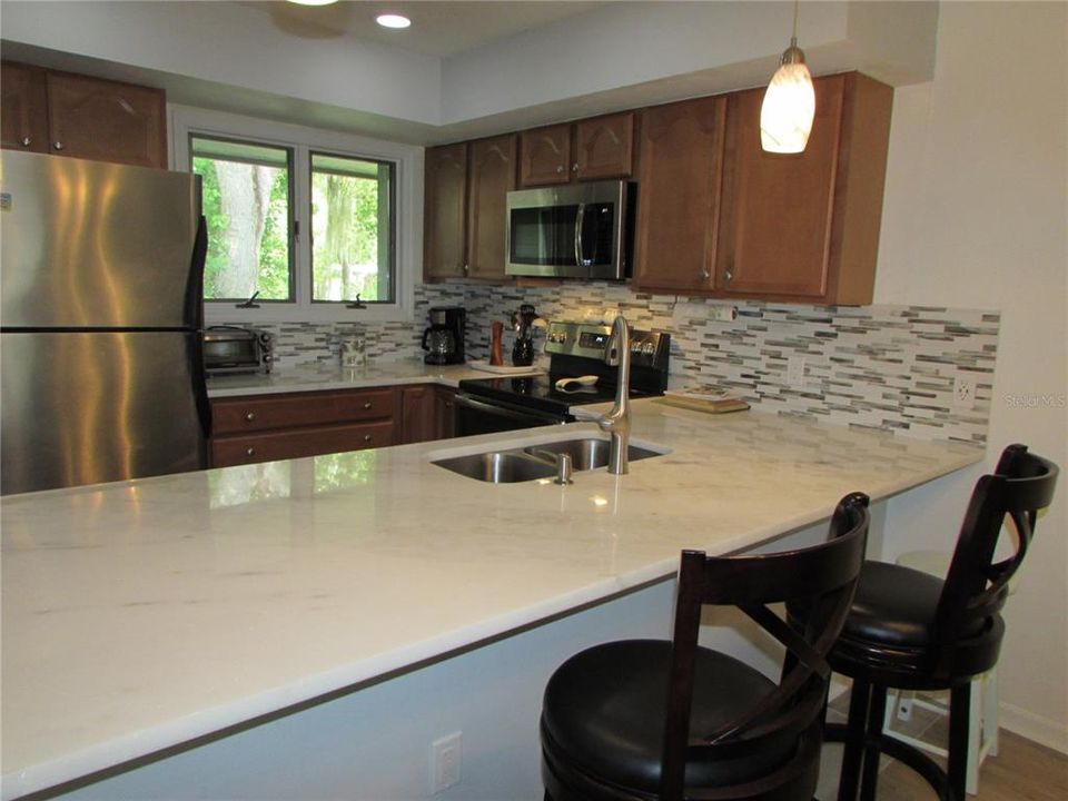 Active With Contract: $2,000 (2 beds, 2 baths, 1201 Square Feet)