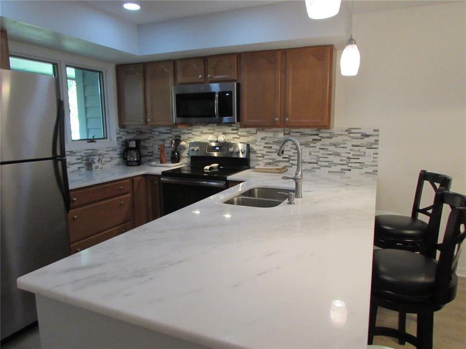 Active With Contract: $2,000 (2 beds, 2 baths, 1201 Square Feet)