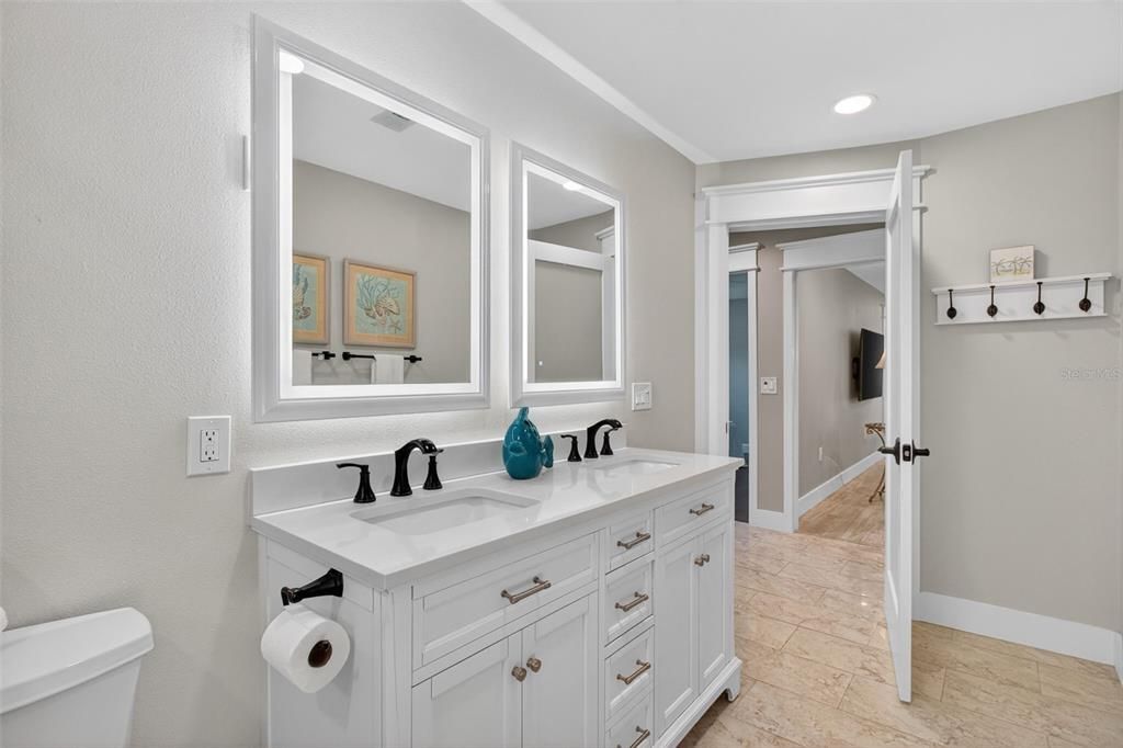 Activo con contrato: $875,000 (4 camas, 2 baños, 2744 Pies cuadrados)