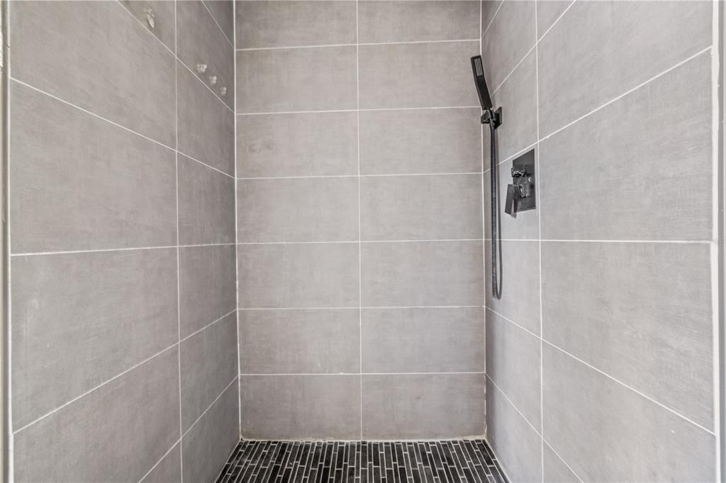 Active With Contract: $1,699 (3 beds, 2 baths, 1520 Square Feet)