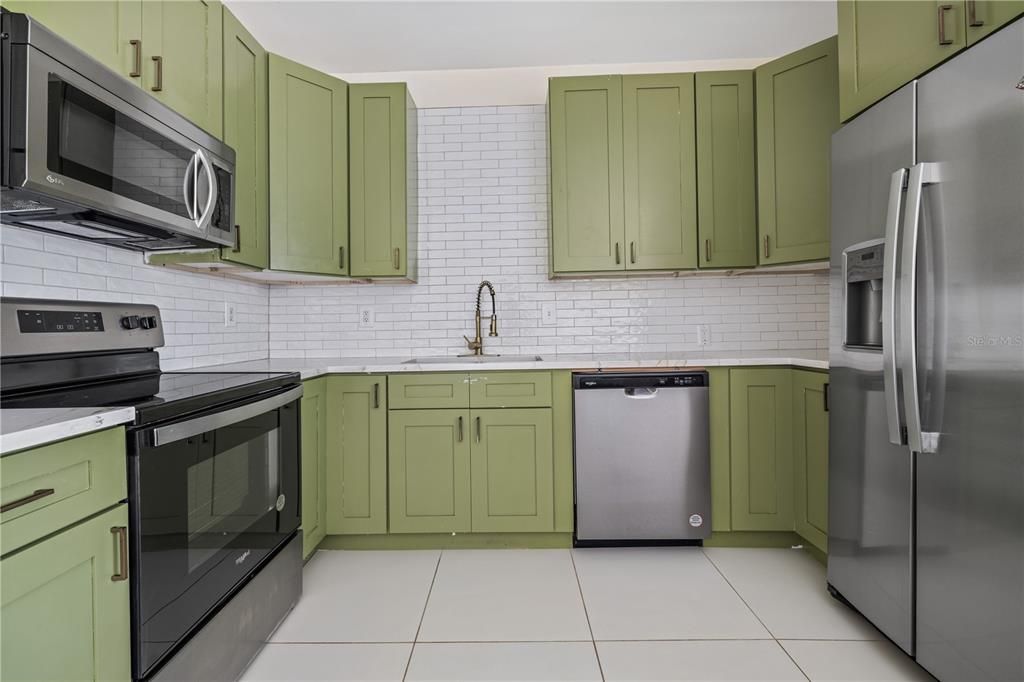 Active With Contract: $1,699 (3 beds, 2 baths, 1520 Square Feet)