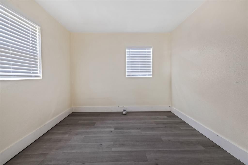 Active With Contract: $1,699 (3 beds, 2 baths, 1520 Square Feet)
