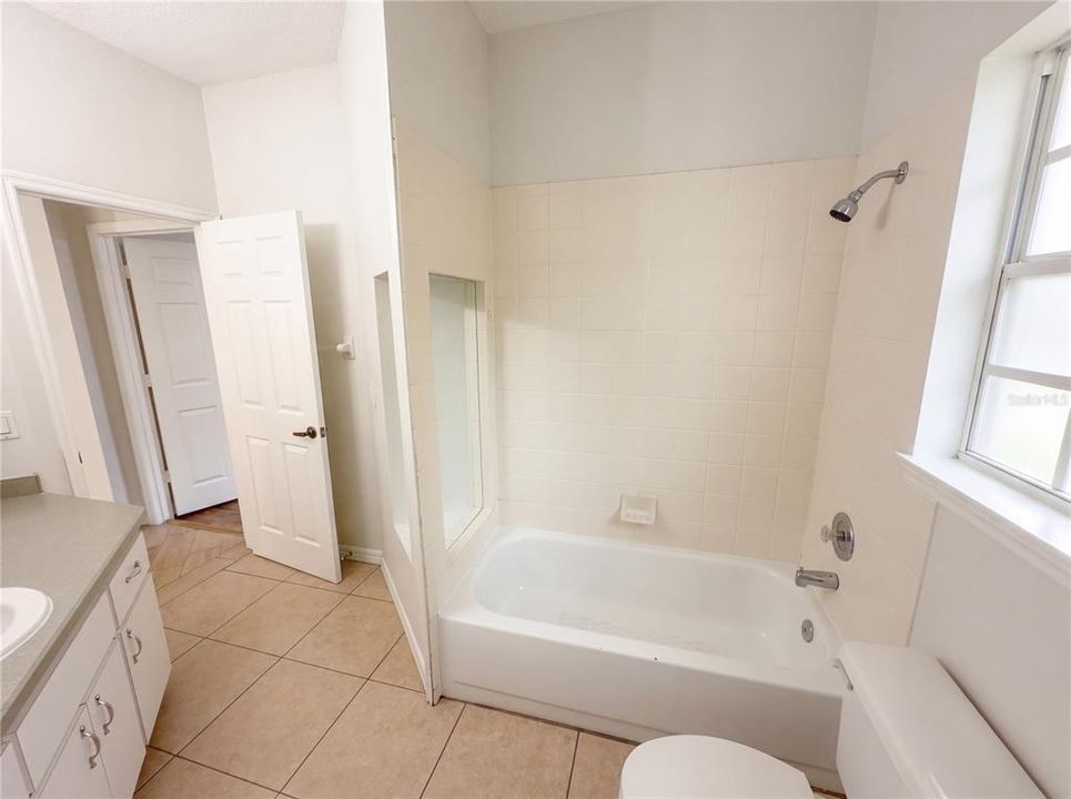 En Venta: $660,000 (4 camas, 3 baños, 2623 Pies cuadrados)