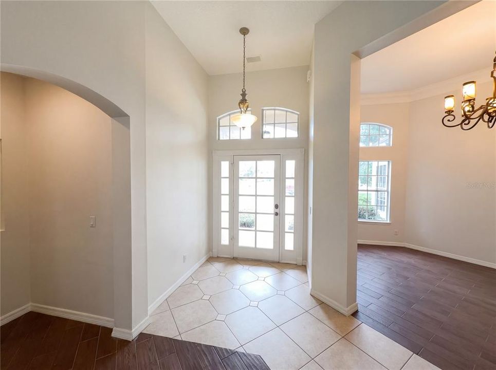 En Venta: $660,000 (4 camas, 3 baños, 2623 Pies cuadrados)