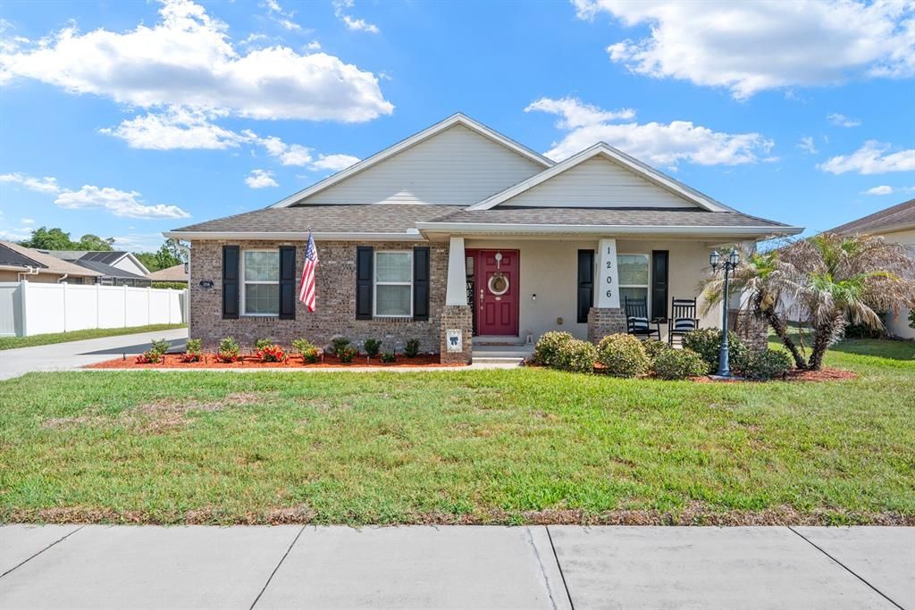 For Sale: $439,900 (3 beds, 2 baths, 1691 Square Feet)