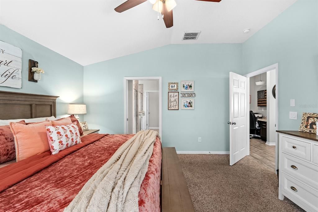 For Sale: $439,900 (3 beds, 2 baths, 1691 Square Feet)