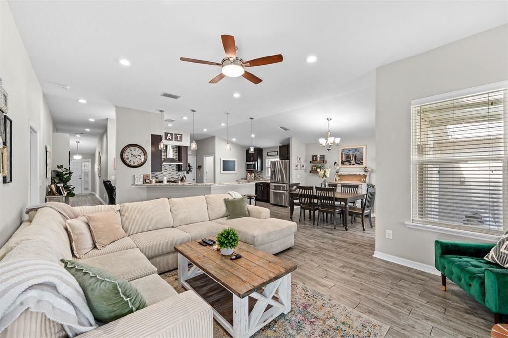 For Sale: $439,900 (3 beds, 2 baths, 1691 Square Feet)