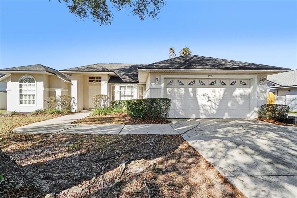 Active With Contract: $410,000 (3 beds, 2 baths, 1699 Square Feet)