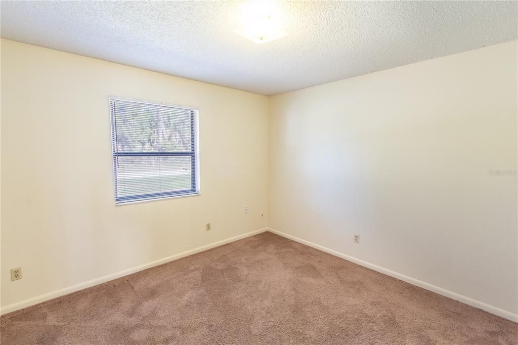 For Rent: $1,250 (2 beds, 1 baths, 1980 Square Feet)
