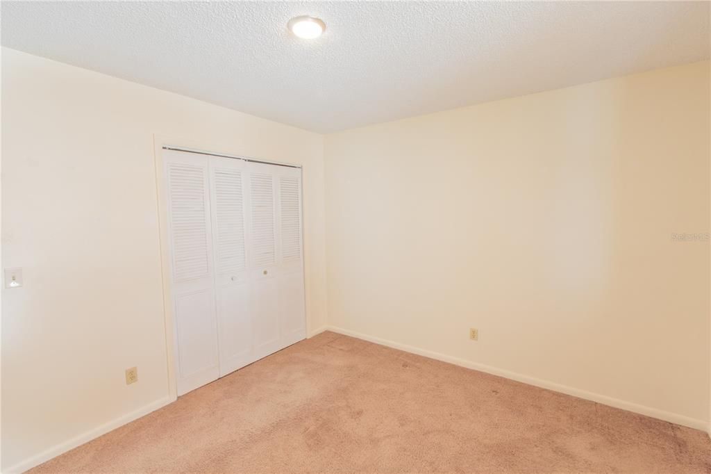 For Rent: $1,250 (2 beds, 1 baths, 1980 Square Feet)