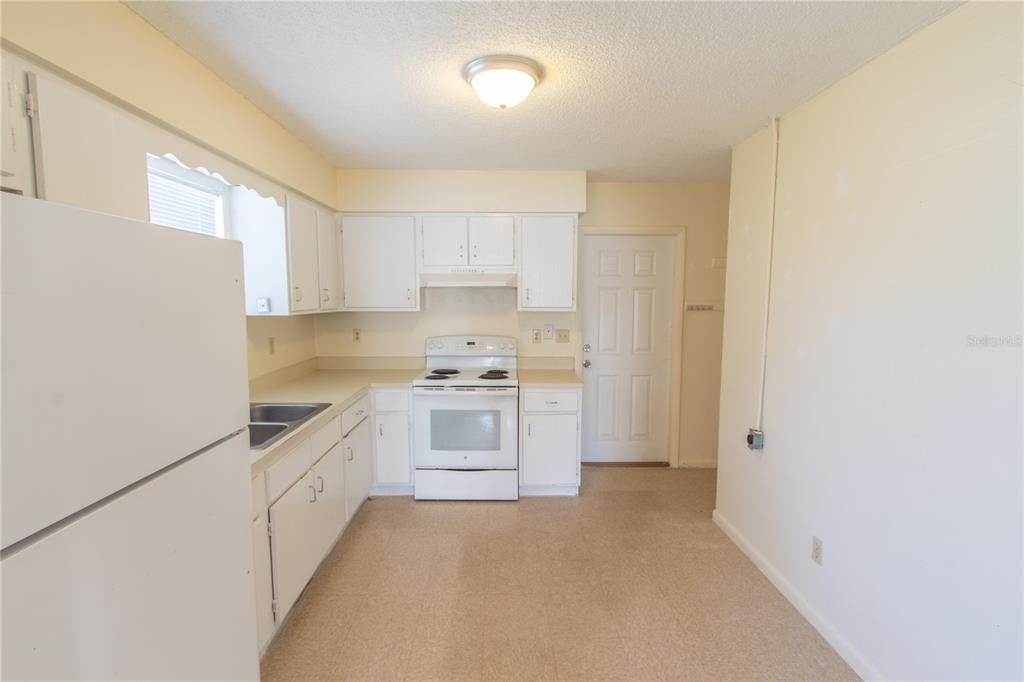 For Rent: $1,250 (2 beds, 1 baths, 1980 Square Feet)