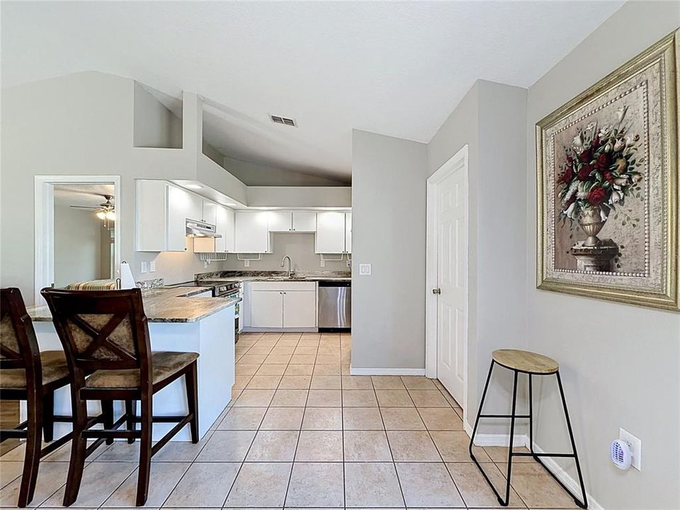 For Sale: $315,000 (3 beds, 2 baths, 1472 Square Feet)