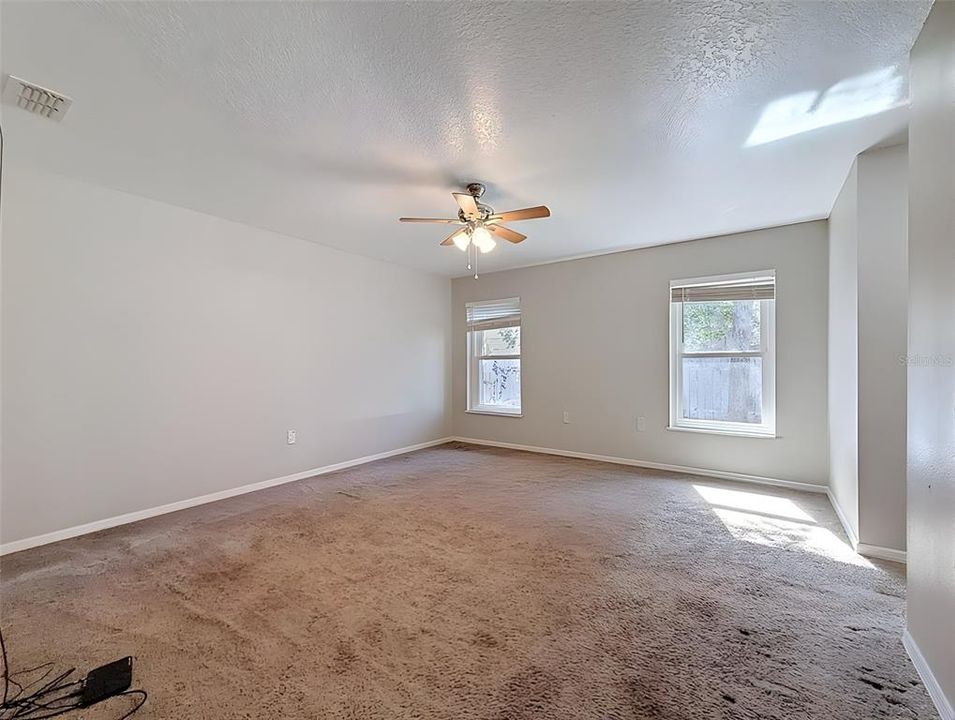 For Sale: $315,000 (3 beds, 2 baths, 1472 Square Feet)