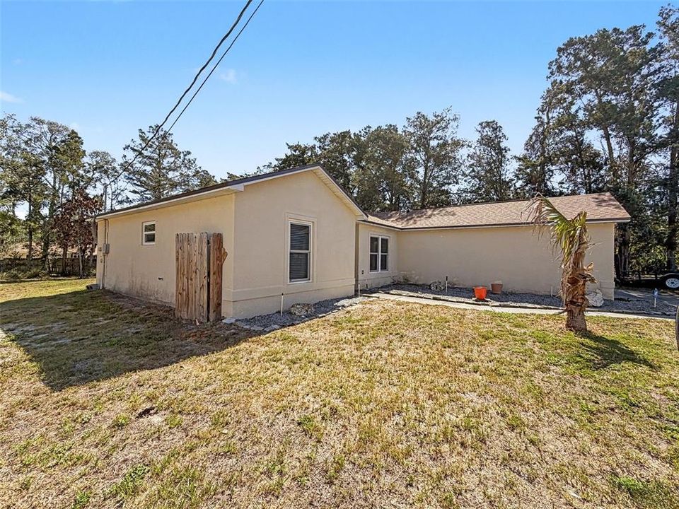 For Sale: $315,000 (3 beds, 2 baths, 1472 Square Feet)