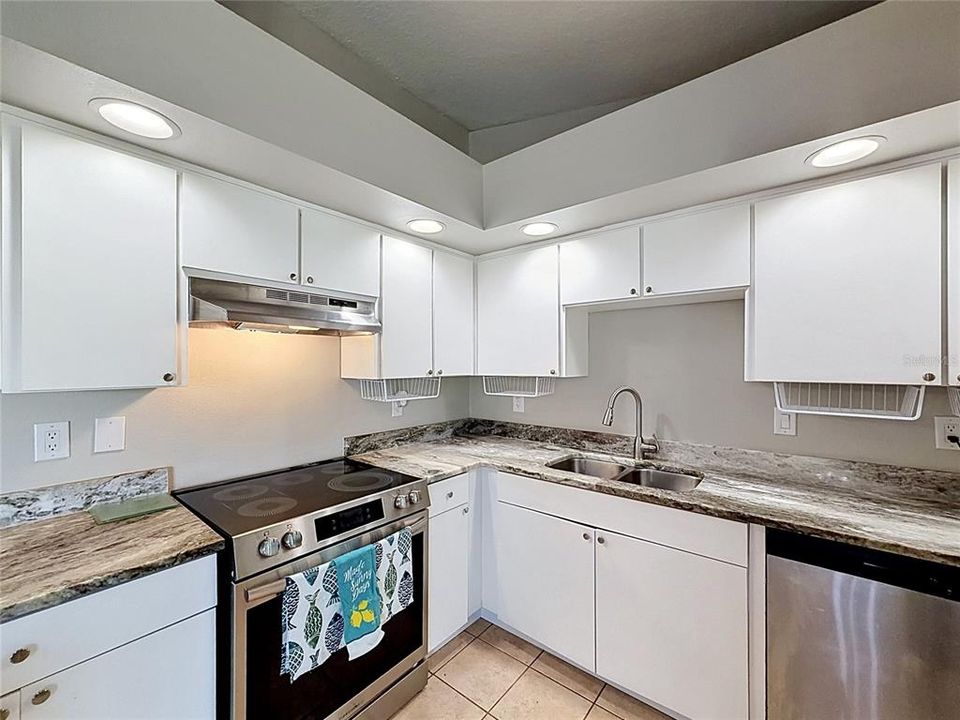 For Sale: $315,000 (3 beds, 2 baths, 1472 Square Feet)