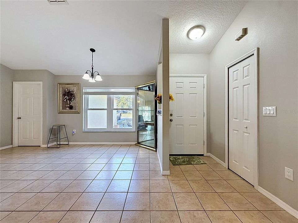 For Sale: $315,000 (3 beds, 2 baths, 1472 Square Feet)