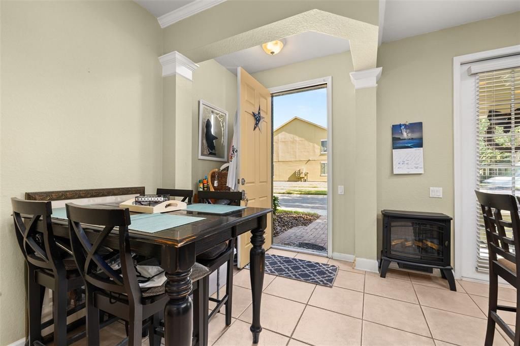 For Sale: $380,000 (3 beds, 2 baths, 1644 Square Feet)