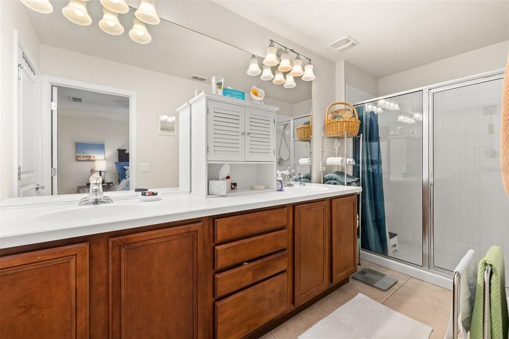 For Sale: $380,000 (3 beds, 2 baths, 1644 Square Feet)