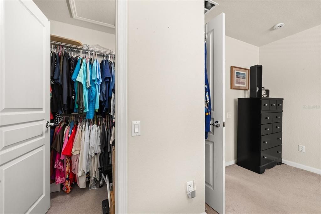 For Sale: $380,000 (3 beds, 2 baths, 1644 Square Feet)