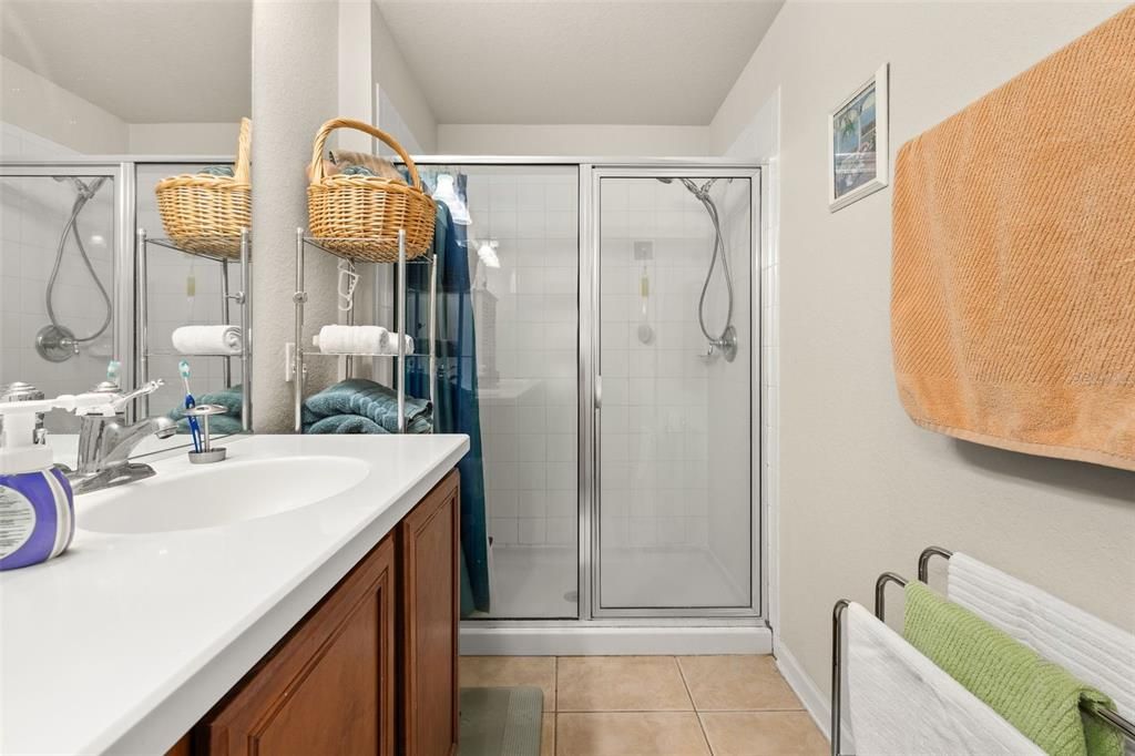 For Sale: $380,000 (3 beds, 2 baths, 1644 Square Feet)
