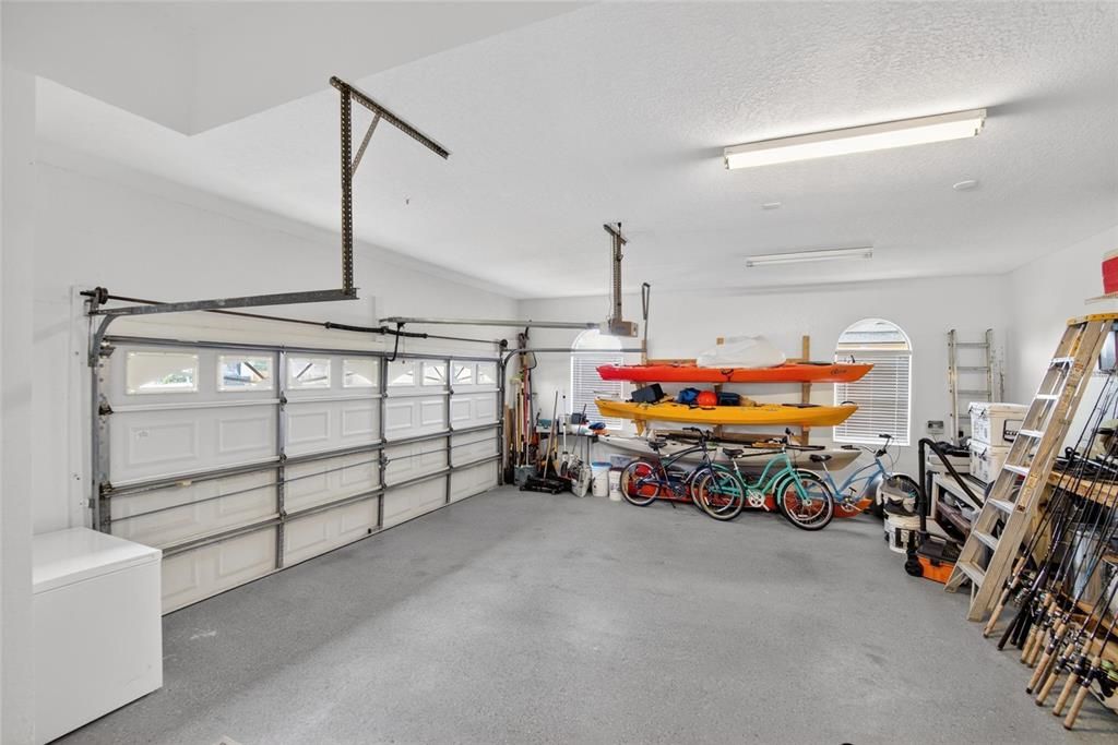 Activo con contrato: $859,990 (3 camas, 2 baños, 1976 Pies cuadrados)