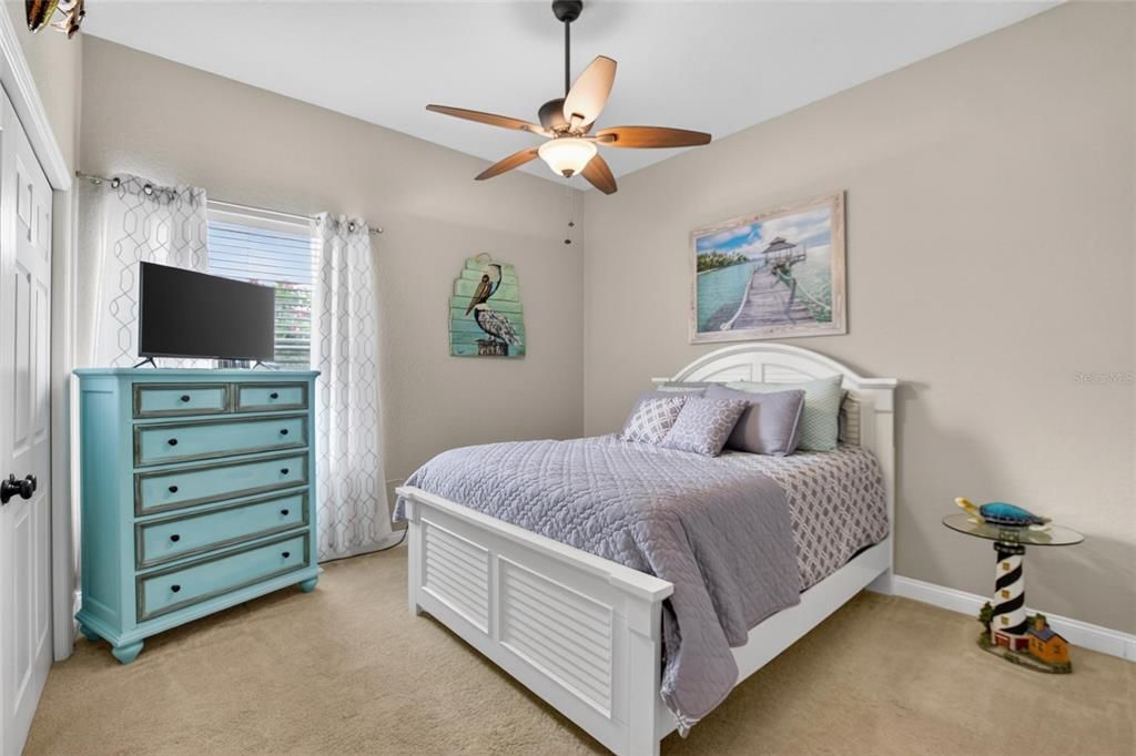 Activo con contrato: $859,990 (3 camas, 2 baños, 1976 Pies cuadrados)