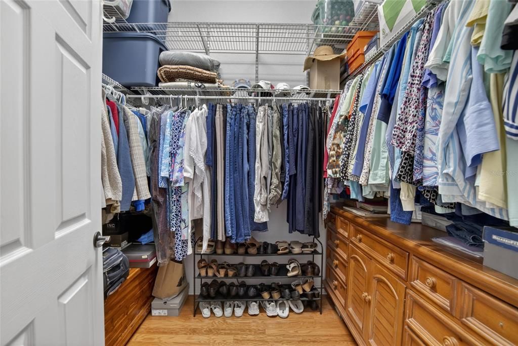 Activo con contrato: $859,990 (3 camas, 2 baños, 1976 Pies cuadrados)
