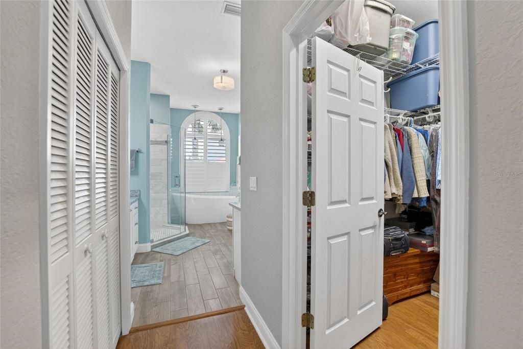 Activo con contrato: $859,990 (3 camas, 2 baños, 1976 Pies cuadrados)
