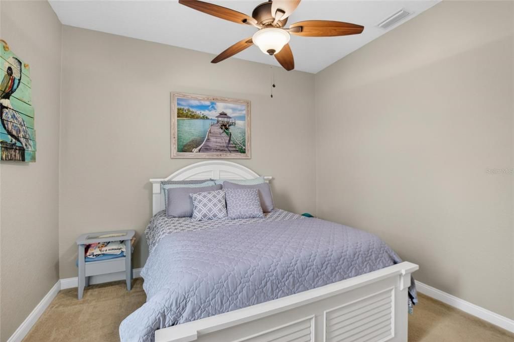 Activo con contrato: $859,990 (3 camas, 2 baños, 1976 Pies cuadrados)