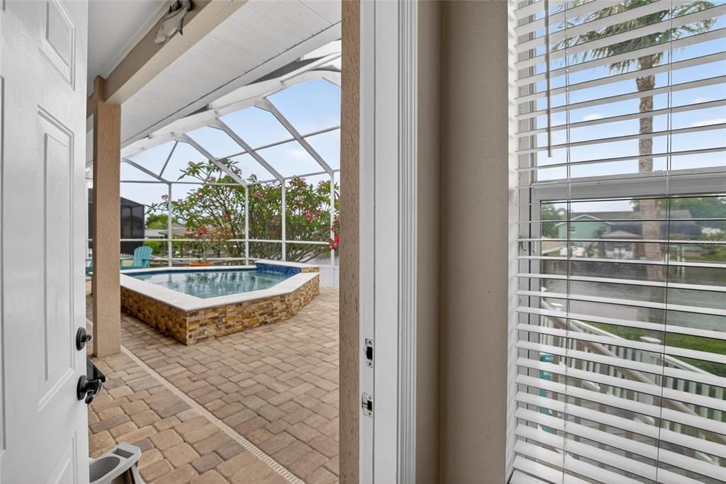Activo con contrato: $859,990 (3 camas, 2 baños, 1976 Pies cuadrados)
